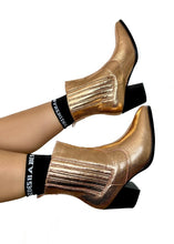 Load image into Gallery viewer, "BRIDESBABES" CREW SOCKS