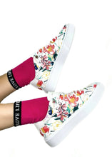 Load image into Gallery viewer, "LOVE LIFE CURE CANCER" ANKLE SOCKS